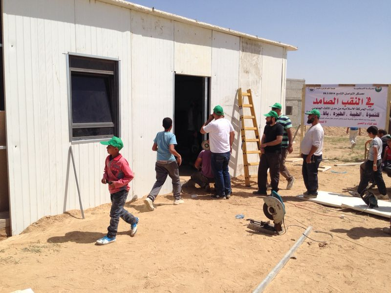 بالفيديو: أبناء الحركة الاسلامية بيافا ينتهون من إعمار بيت أسرة فقيرة ضمن معسكر التواصل